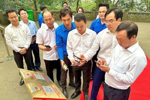Tìm hiểu văn hóa - lịch sử đất Tổ qua mã QR