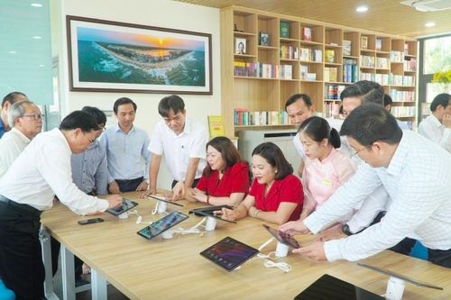 Quảng Nam: Khai trương thư viện số cộng đồng đầu tiên