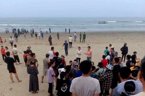 Thanh Hóa: Rủ nhau đi tắm biển, hai học sinh tử vong và mất tích