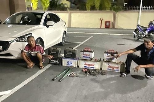 Bắt 2 đối tượng trộm bình ắc quy xe ô tô