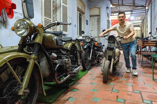Choáng ngợp với kho xe cổ của chàng trai Hà thành