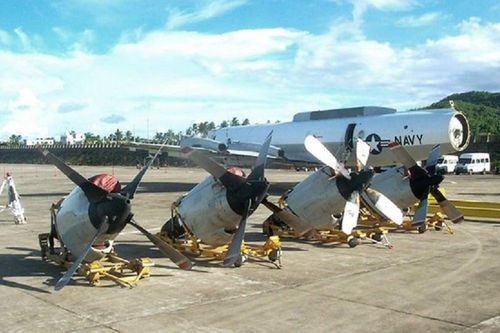 Sự cố Hải Nam: Bị cấm bay, Mỹ phải tháo rời máy bay để mang về