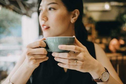 Lý do bạn không nên nhâm nhi cà phê trong thời gian dài