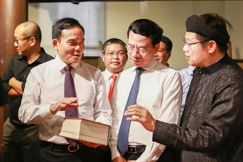 Phó thủ tướng: Sách hay mà không đến tay người dân thì đâu còn ý nghĩa