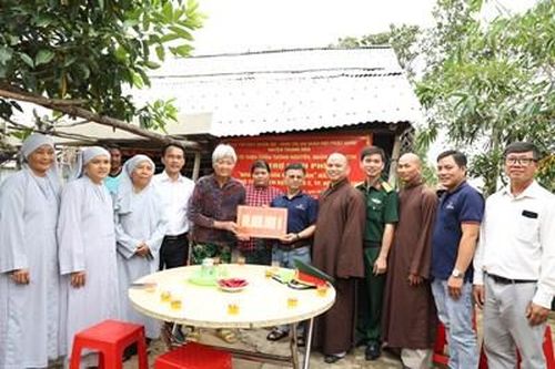 Đại đức Thích Lệ Ngôn - người kết nối triệu tấm lòng