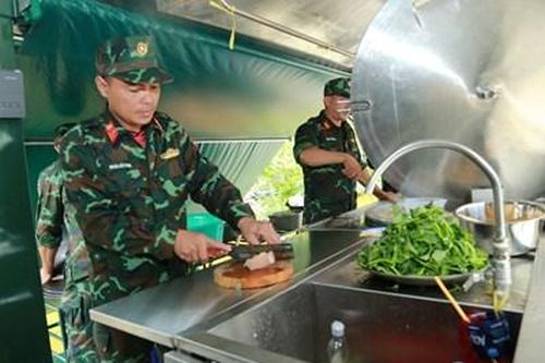 'Anh nuôi' của chúng tôi