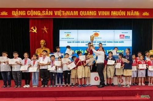 Trao giải Giải Cờ vua học sinh phổ thông toàn quốc