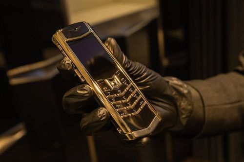 Vertu Signature V hơn 2 tỷ đồng và những giá trị của nó