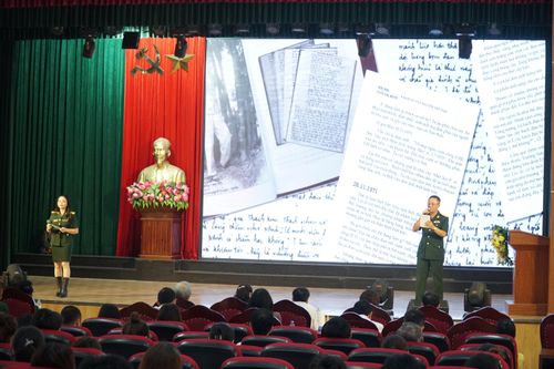 Để văn hóa đọc sách thành nề nếp cho chiến sĩ, học sinh