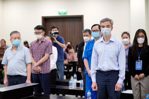 Vụ án tại Bệnh viện Tim Hà Nội, các bị cáo đều nhận mức án nhẹ