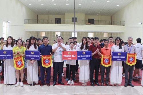 Gần 400 vận động viên tham gia giải thể thao Đại học Thái Nguyên