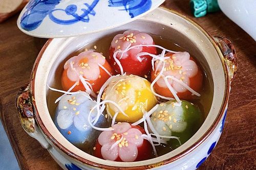 Tết Hàn thực, chỉ ngồi nhà bán hết 10 tấn bột bánh trôi ngũ sắc