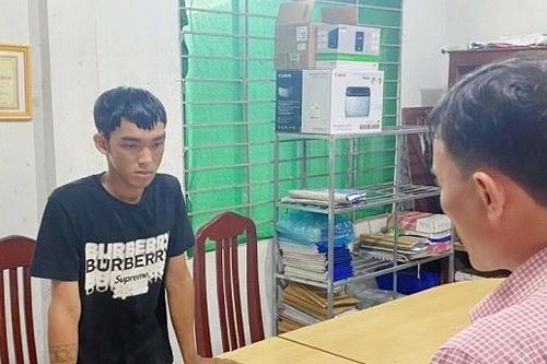 Nam thanh niên tàng trữ trái phép súng ngắn và 6 viên đạn