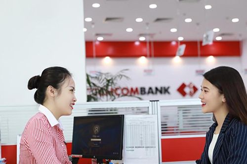 Cổ đông Techcombank lo ngại khoản đầu tư vào TCBS, giá cổ phiếu chưa sát thực tế