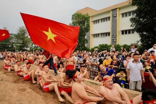 Độc đáo nghi thức 'Kéo co ngồi' ở Hà Nội được UNESCO ghi danh