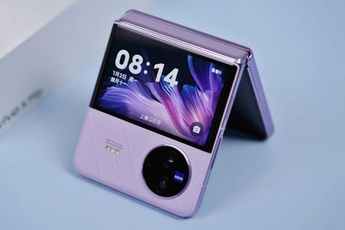 Cận cảnh Vivo X Flip, đối thủ của Samsung Galaxy Z Flip4, Oppo Find N2 Flip