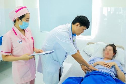 Bệnh viện Đa khoa Tâm Trí Nha Trang: Mổ cứu sống sản phụ song thai hiếm gặp