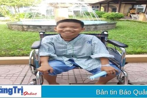Cậu học trò nghèo mắc bệnh hiếm