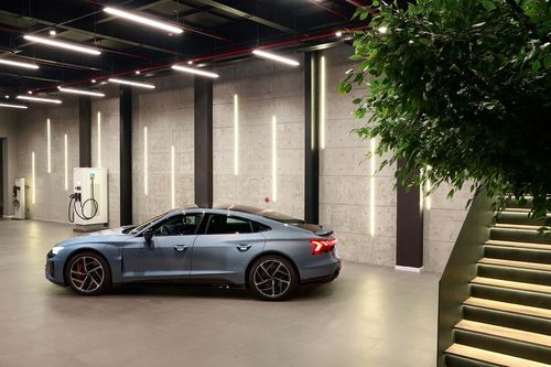 Cận cảnh xe điện hạng sang Audi RS e-tron GT vừa ra mắt Việt Nam