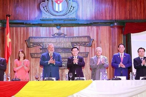 Chủ tịch Quốc hội Vương Đình Huệ dự Diễn đàn Doanh nghiệp Việt Nam – Cuba