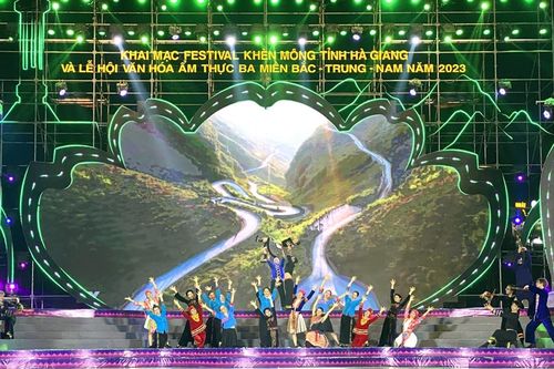 Khai mạc Festival Khèn Mông Hà Giang và Lễ hội ẩm thực 3 miền Bắc - Trung - Nam