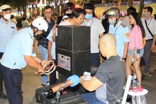Nỗ lực lập lại trật tự đô thị phố đi bộ Nguyễn Huệ