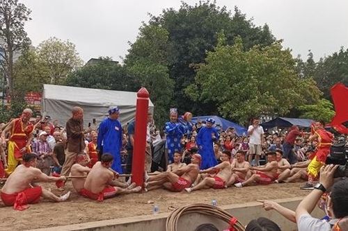 Tưng bừng nghi lễ 'Kéo co ngồi' - Di sản văn hóa phi vật thể đại diện nhân loại
