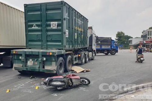 Đi xin việc làm, thanh niên bị xe container lấn làn cán tử vong thương tâm