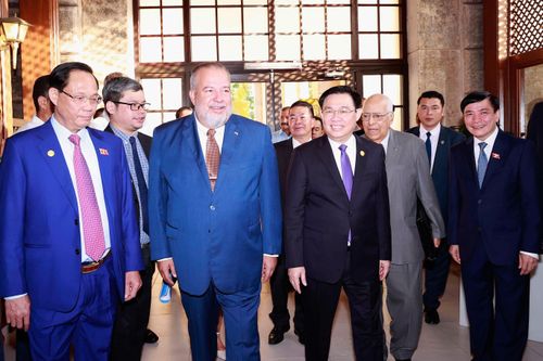 Chủ tịch Quốc hội dự Diễn đàn thương mại và đầu tư Việt Nam-Cuba