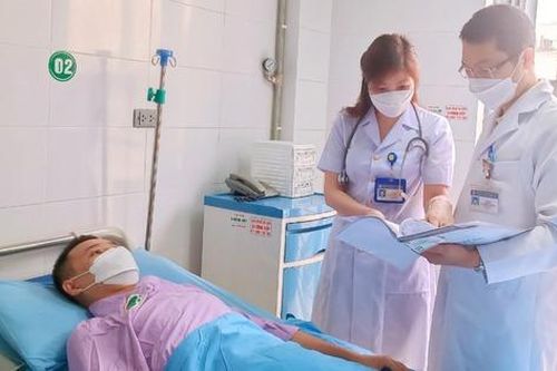 Chị ruột hiến thận cứu em trai mắc suy thận mạn