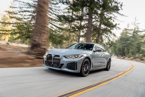 Porsche Taycan, BMW i4 và những sedan điện tăng tốc tốt nhất thế giới