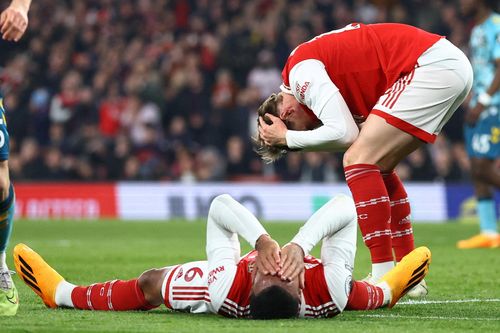 6 lần mất ngôi vô địch Premier League đáng tiếc nhất lịch sử