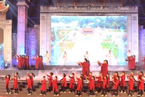 Gắn di sản văn hóa với phát triển du lịch bền vững