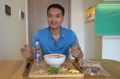 Loạt TikToker review 'ngáo quyền lực', netizen bất ngờ nhớ YouTuber này
