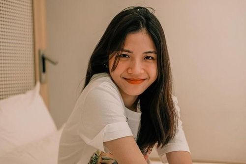 Lại bị 'đào' lên chỉ trích, 'hot girl ống nghiệm' Lan Thy uất nghẹn