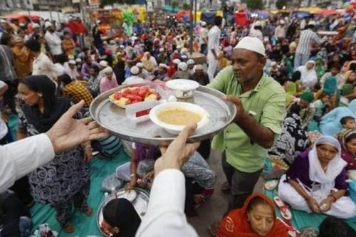 Eid al-Fitr - dịp lễ cầu nguyện tạ ơn và sự vui vẻ của người Hồi giáo