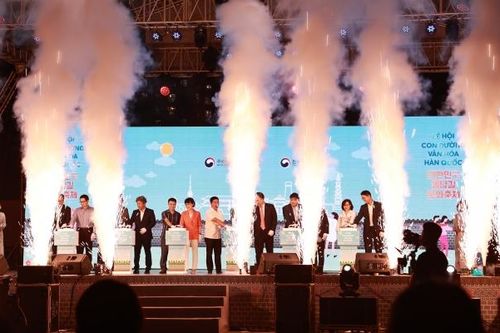 Tưng bừng khai mạc lễ hội 'Con đường Văn hóa Hàn Quốc 2023' tại Hà Nội