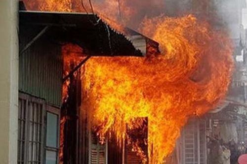Điều tra vụ phóng hỏa đốt phòng trọ khiến 3 người bị bỏng nặng