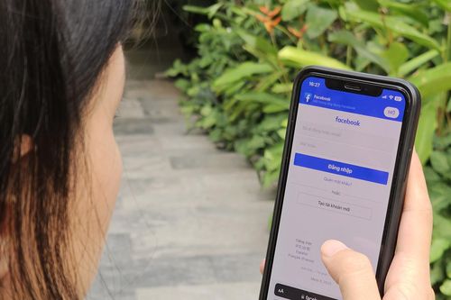 Mạng xã hội đang trói buộc, thao túng chúng ta như thế nào?