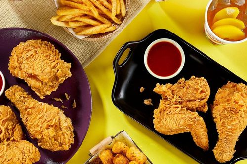 Món gà rán Jollibee hợp vị đầu bếp Phạm Tuấn Hải