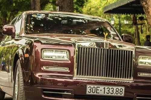 Rolls-Royce Phantom giảm gần 12 tỷ đồng trong đợt đấu giá thứ 7