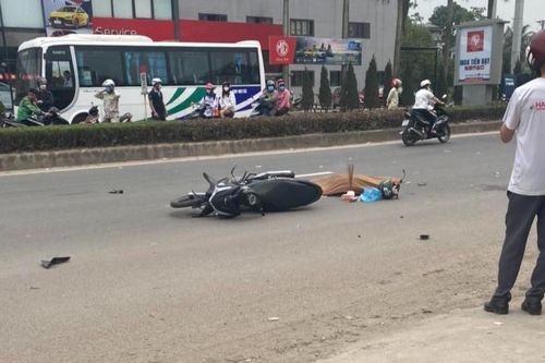 Ngã ra đường, 2 vợ chồng bị xe tải tông thương vong ở Vĩnh Phúc
