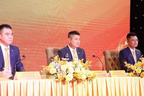 Sếp LienVietPostBank nói về việc thoái vốn của Bưu điện