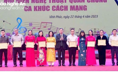 Nghệ An đoạt Huy chương Vàng toàn đoàn tại Hội diễn Nghệ thuật quần chúng tuyên truyền ca khúc cách mạng