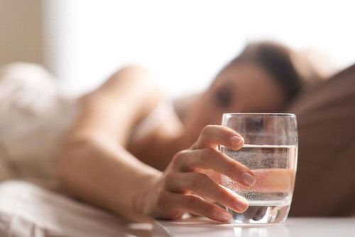 Tác hại khôn lường của việc uống nước quá ít