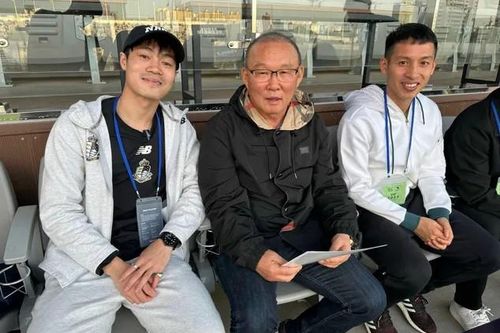 Hùng Dũng gây bất ngờ lớn cho HLV Park Hang-seo và Văn Toàn