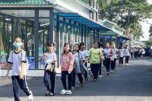 Tiếp tục duy trì và phát triển các phong trào gắn với giáo dục học sinh