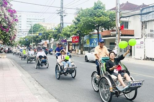 Xích lô du lịch - Rằng hay thì thật là hay...