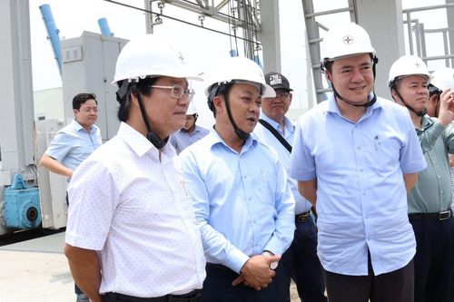 Thứ trưởng Nguyễn Sinh Nhật Tân kiểm tra công tác ứng phó với thiên tai tại Thủy điện Sông Ba Hạ