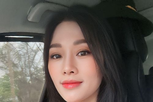 Vẻ đẹp tinh tế của người phụ nữ hiện hữu qua giọng ca ngọt ngào sâu lắng của NSƯT Hương Giang